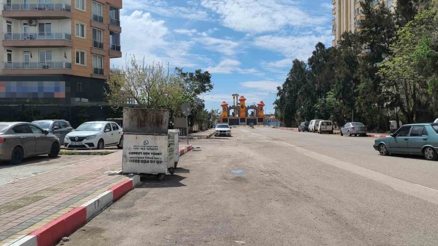 Ekmek Almak İçin Markete Giden Yaşlı Adam Çöp Kamyonunun Altında Hayatını Kaybetti