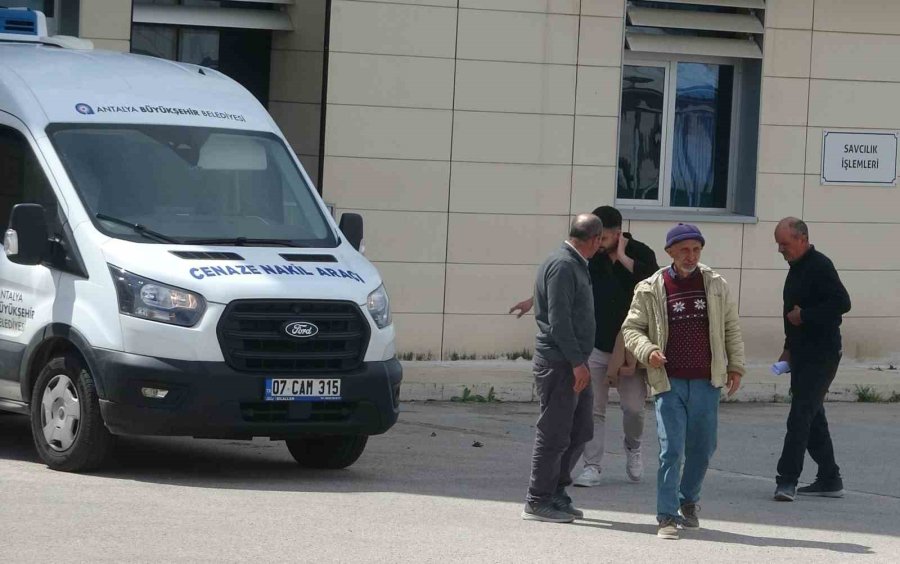 Feci Kazada Hayatını Kaybeden Gençlerin Cenazeleri Gözyaşları İçinde Teslim Alındı