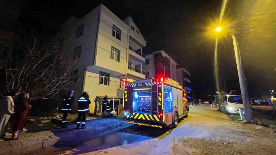 Yanan Elektrik Kablosu Korkuttu