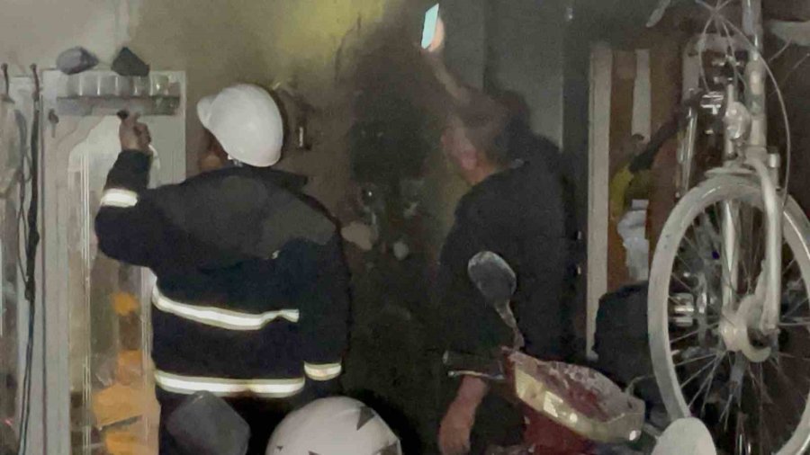 Yanan Elektrik Kablosu Korkuttu