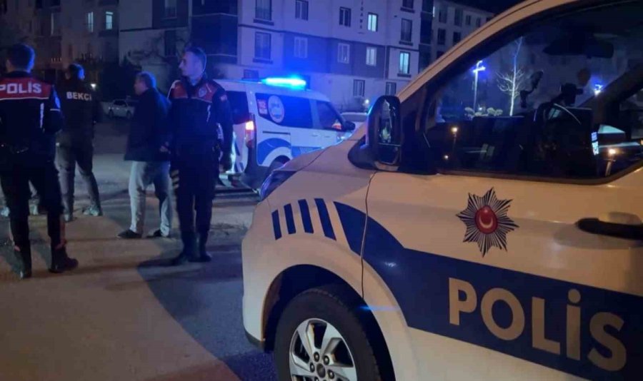 Aksaray’da "evimi Bastı" Kavgası Polisin Müdahalesiyle Son Buldu