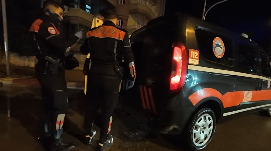 Polis Arama Yaptığı Otomobilde Sentetik Hap Ele Geçirdi