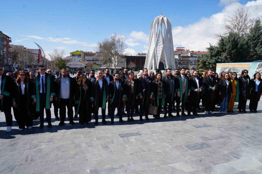 Niğde Barosu Başkanı Öztürk: "mesleğin Güçsüzleşmesi, Doğrudan Vatandaşların Adalete Erişimini Zedeler"