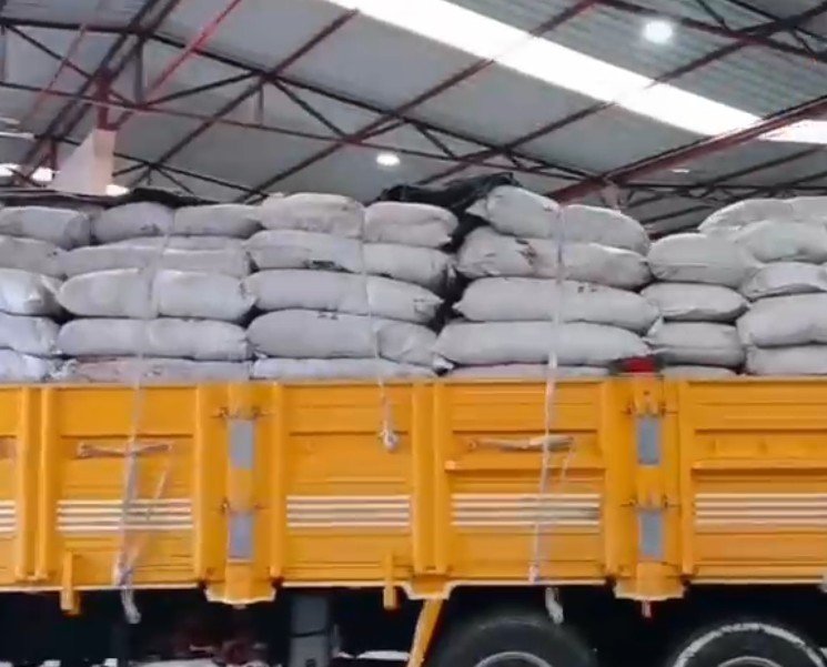 Antalya’da Kaçak Kozmetik Üretimi Yapılan Depoya Baskın: 65 Milyon Liralık Sahte Ürün Ele Geçirildi