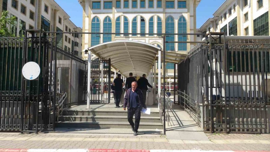 5 Farklı İsimle 60 Yıl Yaşadı: Kendini Bulmak İçin Açtığı Davada Mahkemenin Kabulü Umutlarını Yeniden Yeşertti