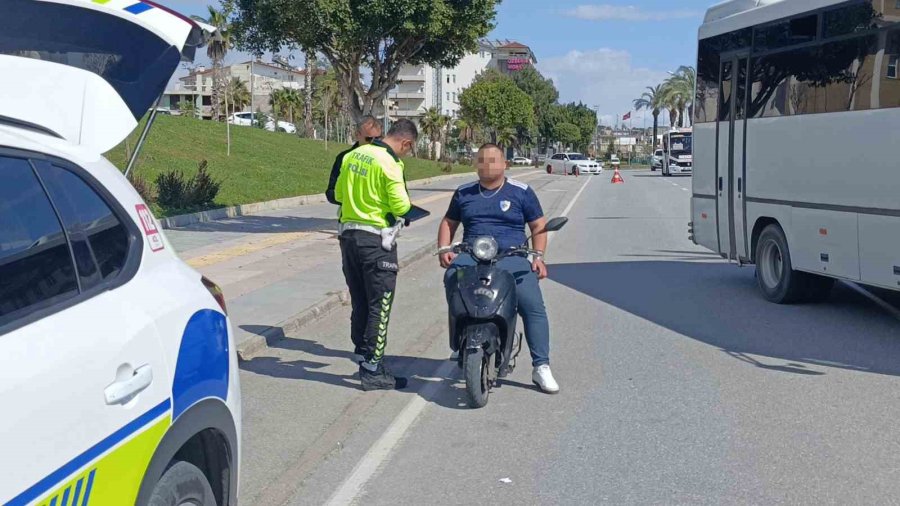 Antalya’da Elektrikli Bisiklet Sürücüsüne 126 Bin Tl Ceza