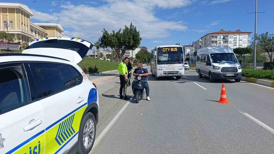 Antalya’da Elektrikli Bisiklet Sürücüsüne 126 Bin Tl Ceza