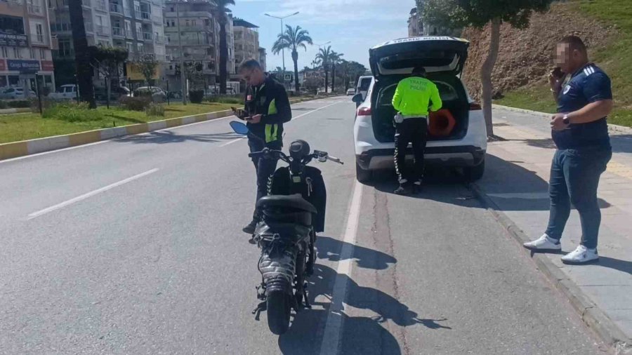 Antalya’da Elektrikli Bisiklet Sürücüsüne 126 Bin Tl Ceza