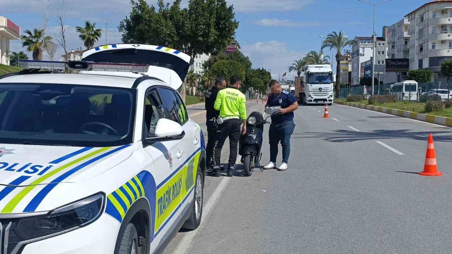 Antalya’da Elektrikli Bisiklet Sürücüsüne 126 Bin Tl Ceza