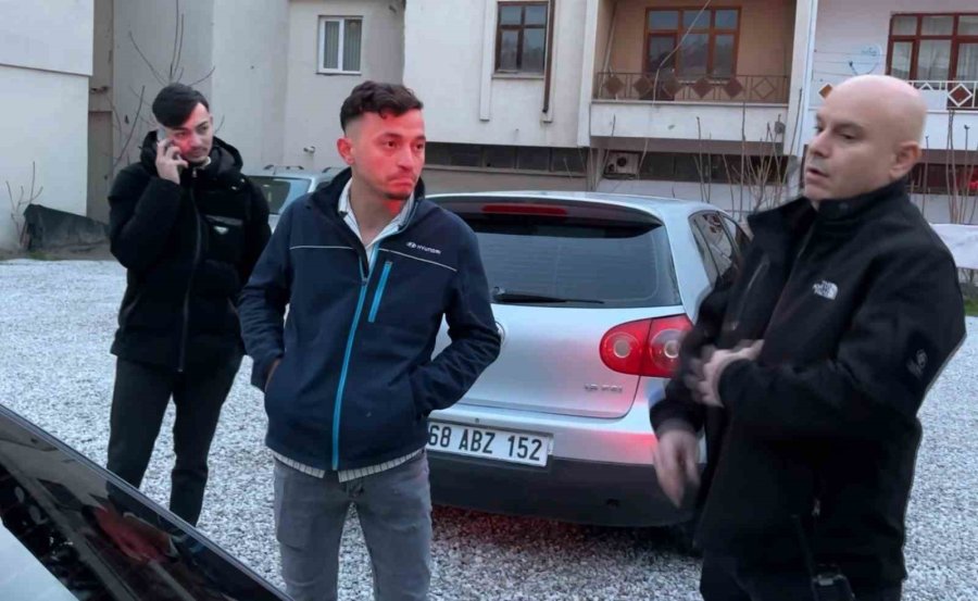 Kazaya Yapınca Plakaları Söküp Kaçtı Ama Polisten Kaçamadı