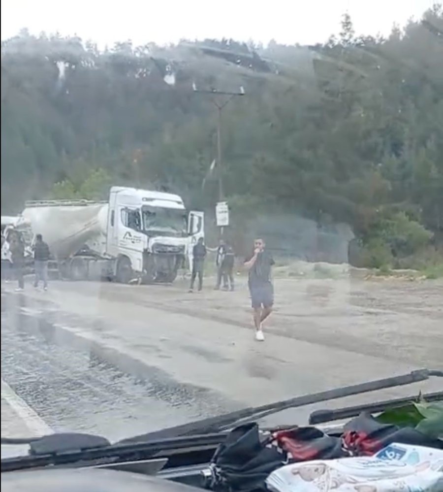 Isparta-antalya Karayolunda Feci Kaza: 7 Ölü