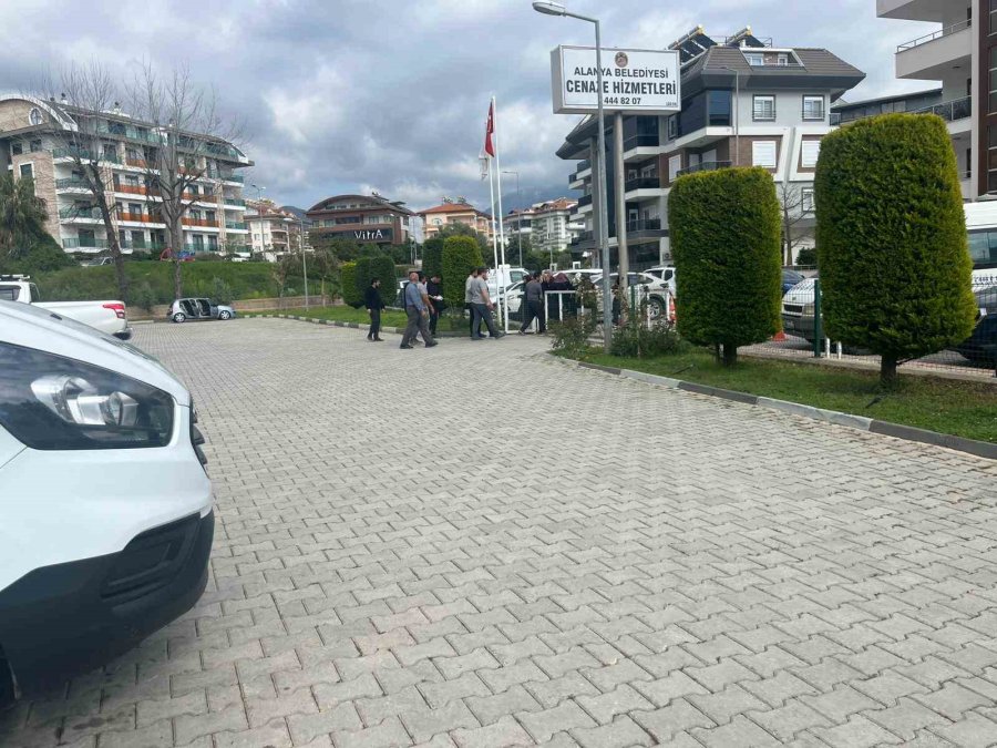 Alanya’da Traktör Sürücüsünün Cenazesi Yakınlarına Teslim Edildi