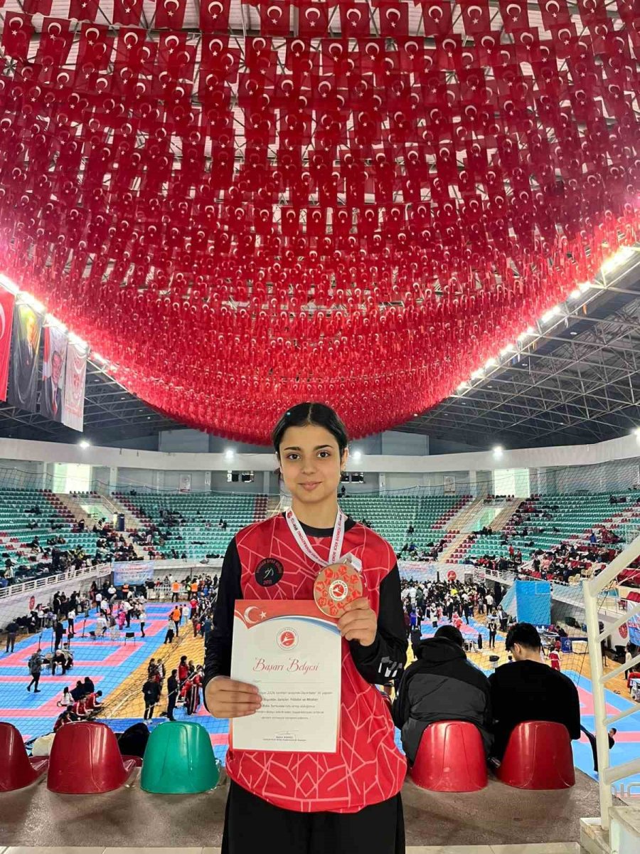 Kick Boks Türkiye Şampiyonası’nda Niğde’ye Gurur Veren Başarı