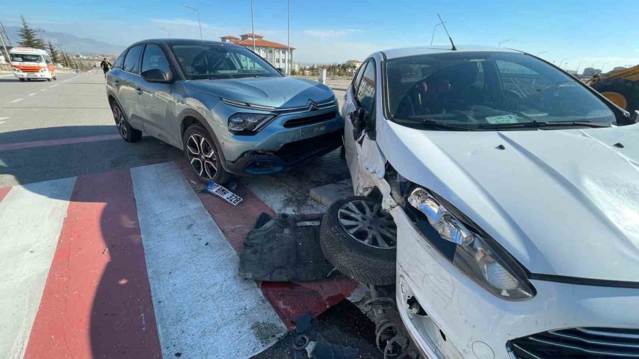 Karaman’da Yaşanan Kaza Ucuz Atlatıldı