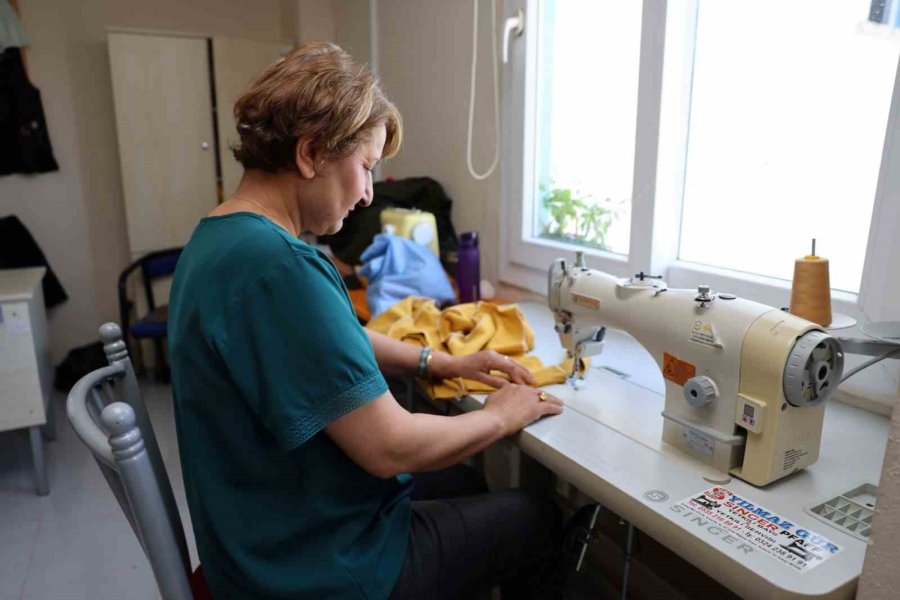 Kansere Karşı Makine Başında Mücadele: Kurslar Moral Oldu