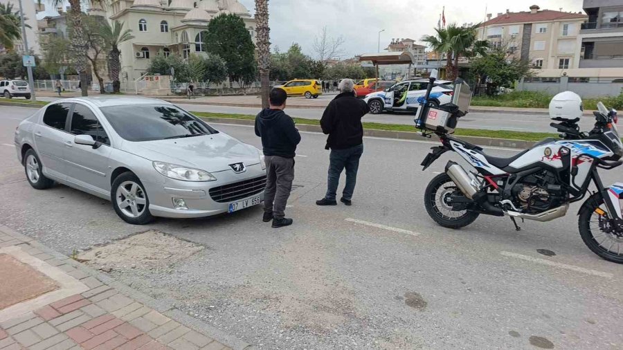 Antalya’da Yürekleri Ağza Getiren Kaza: Aniden Yola Fırlayan 5 Yaşındaki Çocuğa Otomobil Çarptı