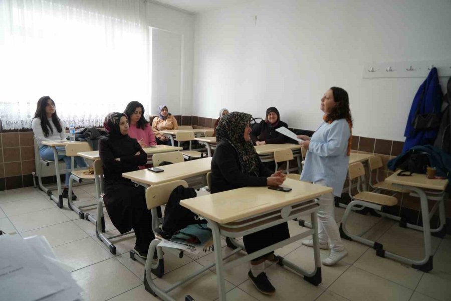 Niğde’de Hasta Ve Yaşlı Bakımı Kursu İstihdama Kapı Açıyor