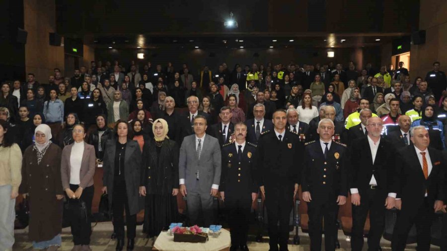 Karaman’da "en İyi Narkotik Polisi Anne" Semineri