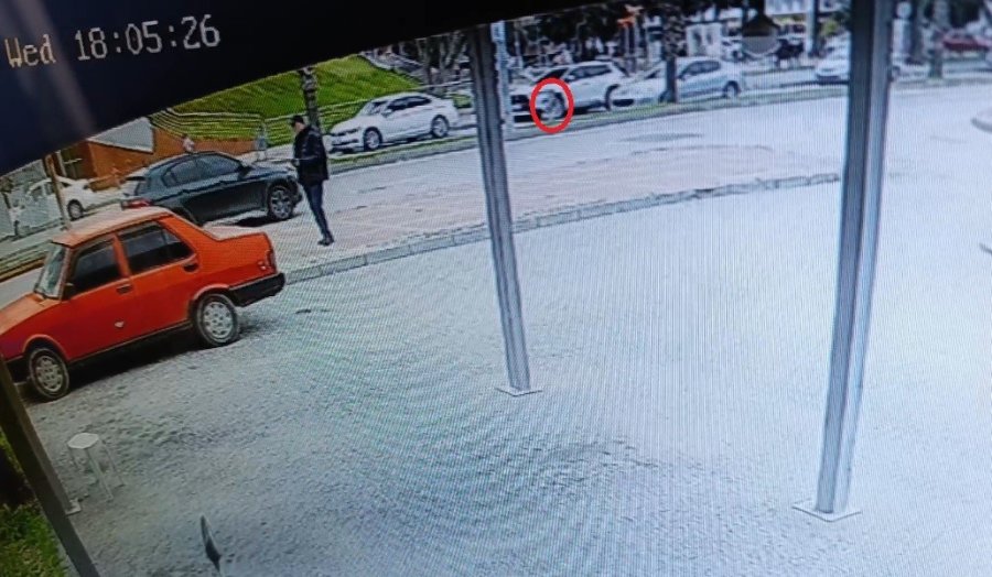 Antalya’da Yürekleri Ağza Getiren Kaza: Aniden Yola Fırlayan 5 Yaşındaki Çocuğa Otomobil Çarptı