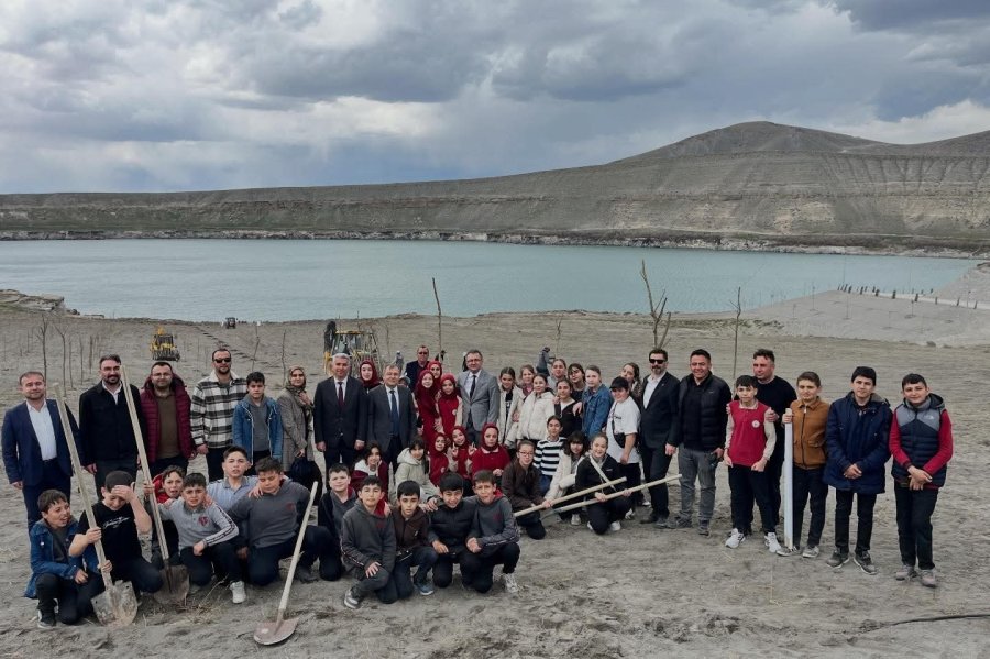 Karapınar’da Fidanlar Geleceğe Nefes Olacak