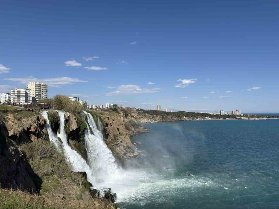 Düden Şelalesi’nde Gökkuşağı Hayran Bıraktı