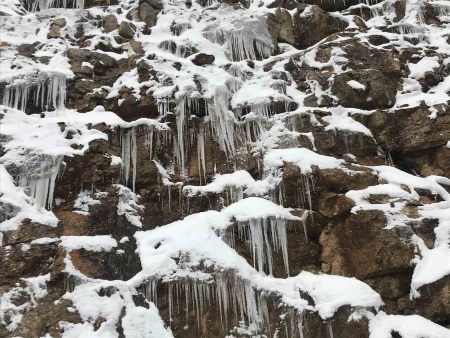 Antalya’nın Zirvelerinde Nisan Ayında Kar Sürprizi