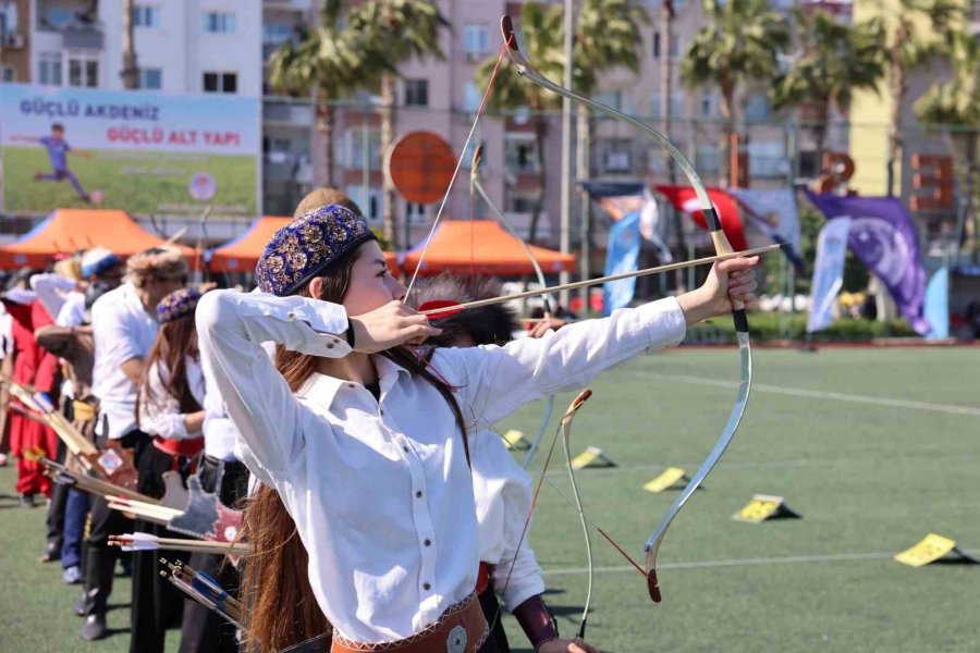 Mersin’de Geleneksel Okçuluk Şöleni: 13 İlçeden 150 Sporcu Katıldı