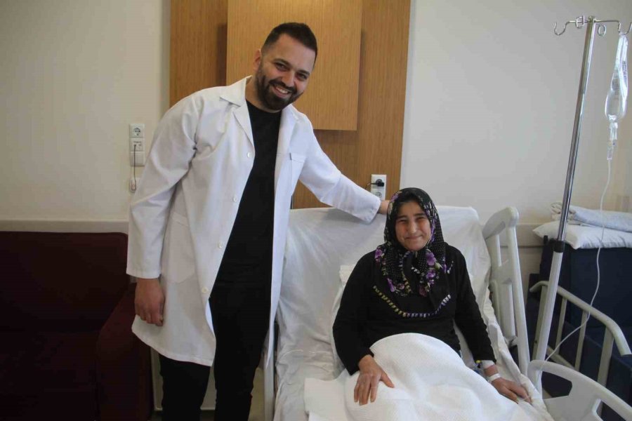 Kanser Erken Teşhis Edildi, Kapalı Ameliyatla Sağlığına Kavuşuyor