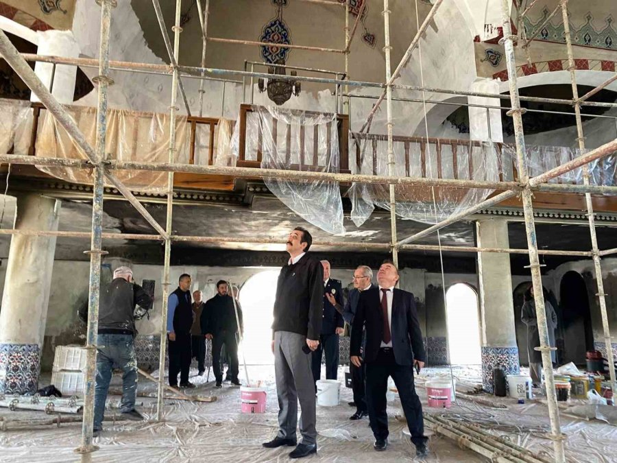 Bozyazı’da Yangında Zarar Gören Camide Çalışmalar Devam Ediyor