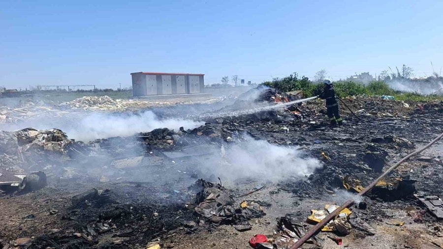 Çöp Ve Hurdalar Yine Alev Aldı Vatandaşlar Duruma İsyan Etti