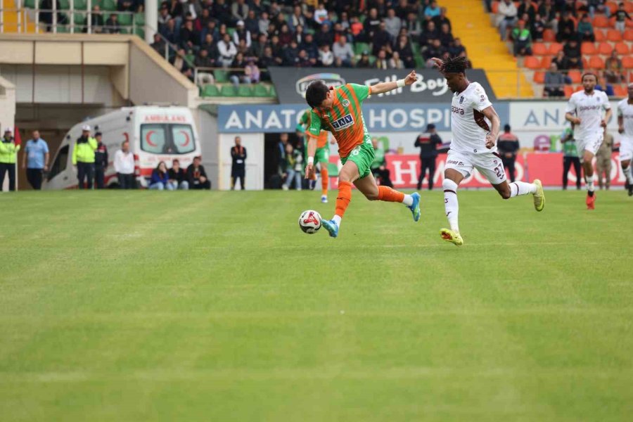 Trendyol Süper Lig: Corendon Alanyaspor: 0 Trabzonspor: 0 (ilk Yarı)