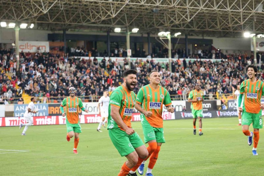 Trendyol Süper Lig: Corendon Alanyaspor: 1 - Trabzonspor: 1 (maç Sonucu)