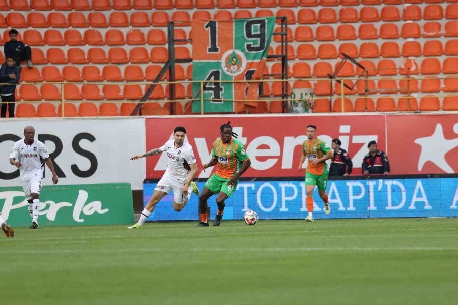 Trendyol Süper Lig: Corendon Alanyaspor: 1 - Trabzonspor: 1 (maç Sonucu)