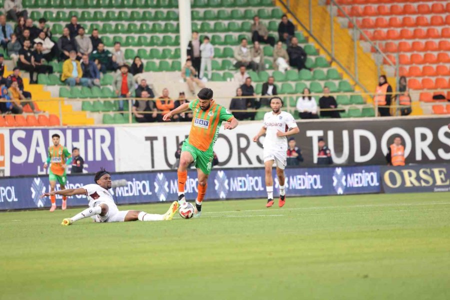 Trendyol Süper Lig: Corendon Alanyaspor: 1 - Trabzonspor: 1 (maç Sonucu)
