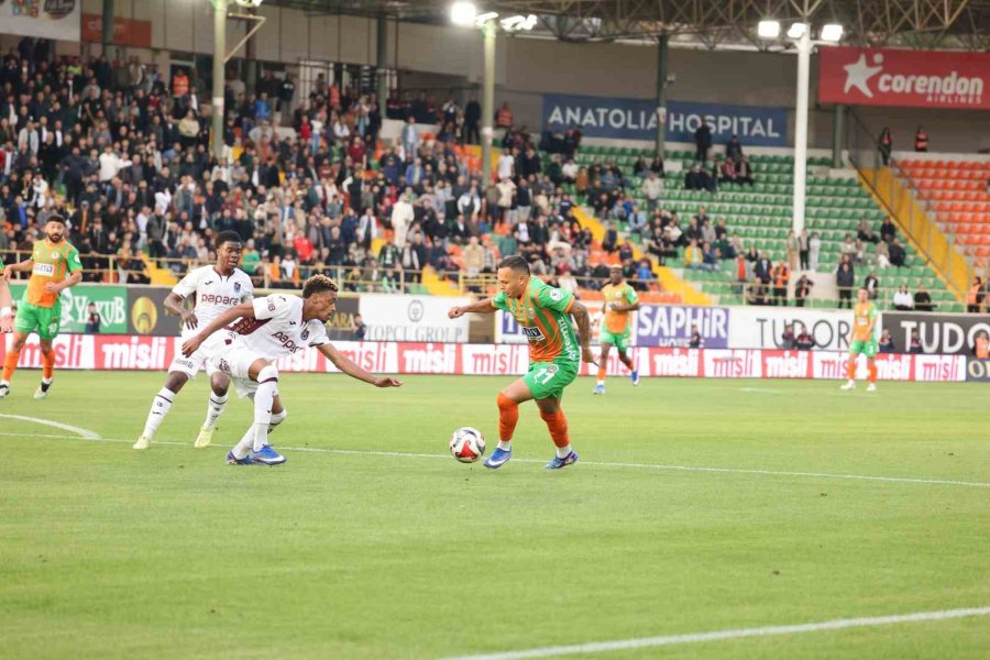Trendyol Süper Lig: Corendon Alanyaspor: 1 - Trabzonspor: 1 (maç Sonucu)