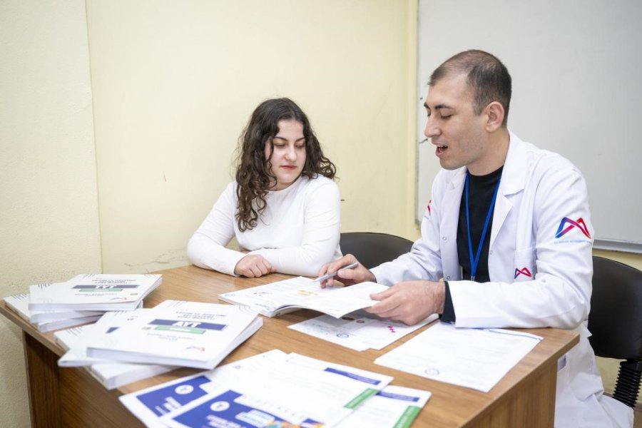 Mersin’de Görme Engelli Öğrenciye Ücretsiz Eğitim Desteği