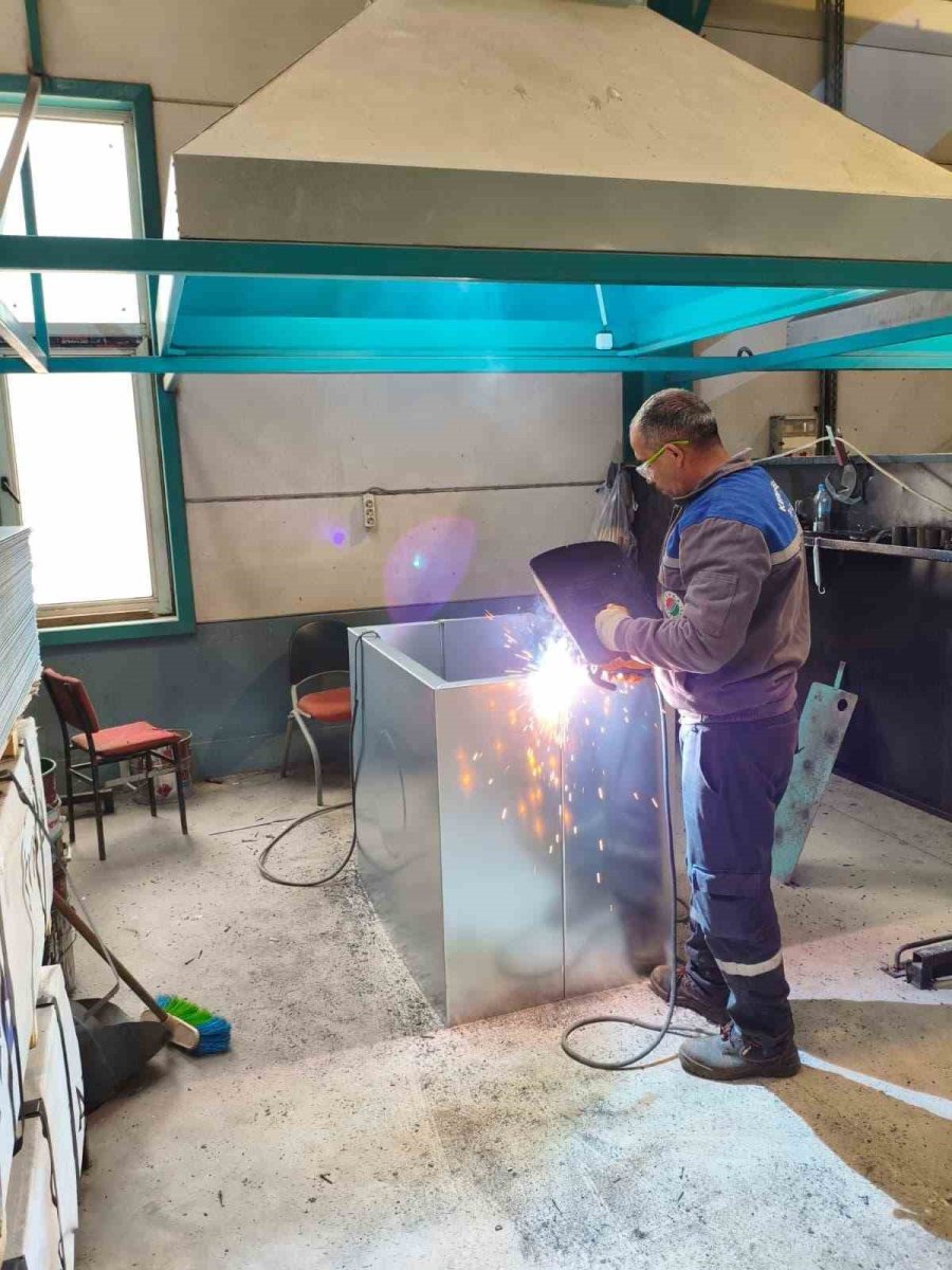 Kepez Belediyesi’nde Kurban Bayramı Öncesi Çöp Konteyneri Seferberliği