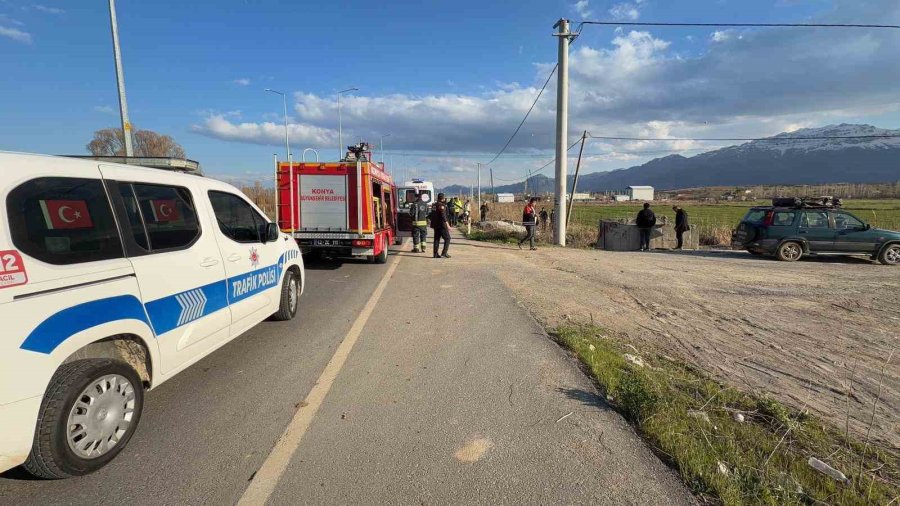 Kontrolden Çıkan Otomobil Şarampole Yuvarlandı: 2 Yaralı