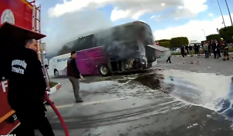 Yolcu Otobüsünde Çıkan Yangın Büyümeden Söndürüldü