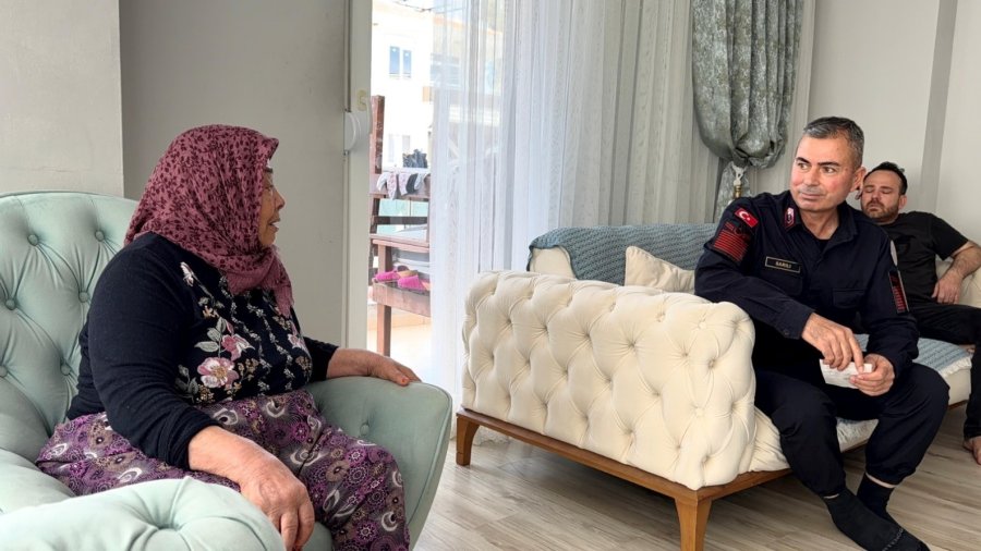 30 Yıl Önce Şehit Olan Askerin Silah Arkadaşından Şehit Annesine Duygulandıran Ziyaret