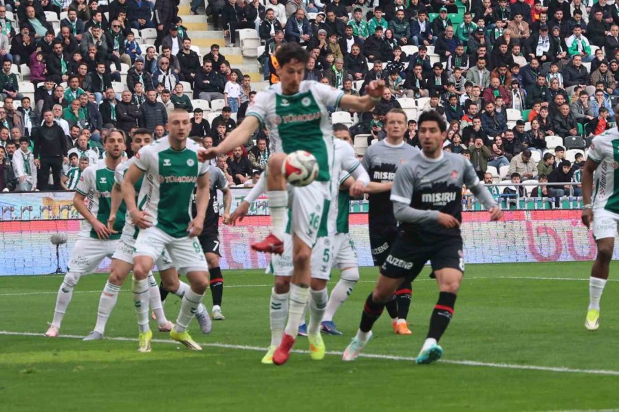 Trendyol Süper Lig: Konyaspor: 2 - Fatih Karagümrük: 0 (ilk Yarı)
