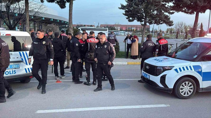 Evlenmek İçin Aksaray’a Geldi, Vazgeçip Dönmek İsteyince Ortalık Karıştı: 2 Yaralı, 8 Gözaltı