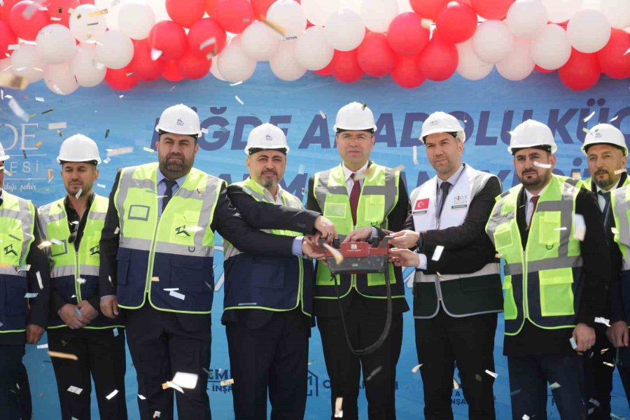 Niğde’de Esnafa Nefes Olacak Projenin Temeli Atıldı