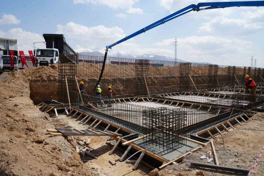 Niğde’de Esnafa Nefes Olacak Projenin Temeli Atıldı