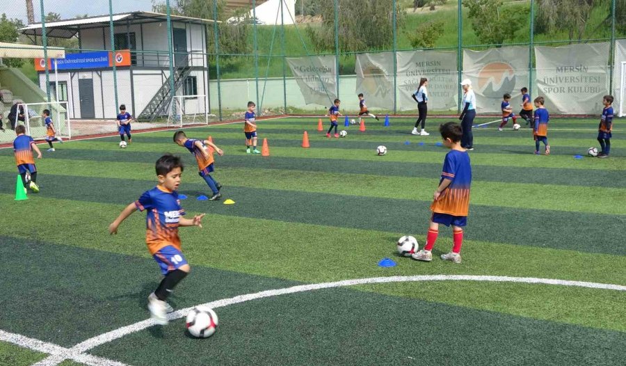 Mersin Üniversitesi’nde Yüzlerce Çocuk Ve Genç, Dijital Bağımlılıktan Uzak Sporla Yetişiyor