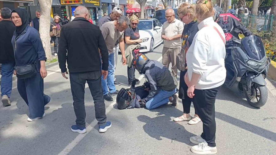 Manavgat’ta Korkutan Kazada Sürücü Kask Sayesinde Hayatta Kaldı