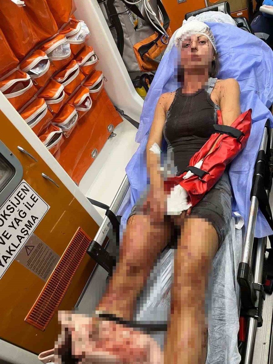 Eşini Sokak Ortasında Sopayla Darbettiği İddia Edilen Sanığa 19 Yıl Hapis