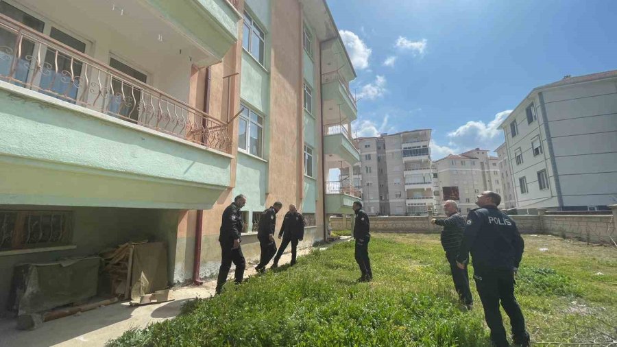 Karaman’da Pencereden Düşen 3 Yaşındaki Çocuk Yaralandı