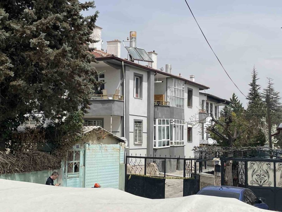 Konya’da 2 Binada Oluşan Çatlaklar Sonrası Vatandaşlar Tahliye Edildi