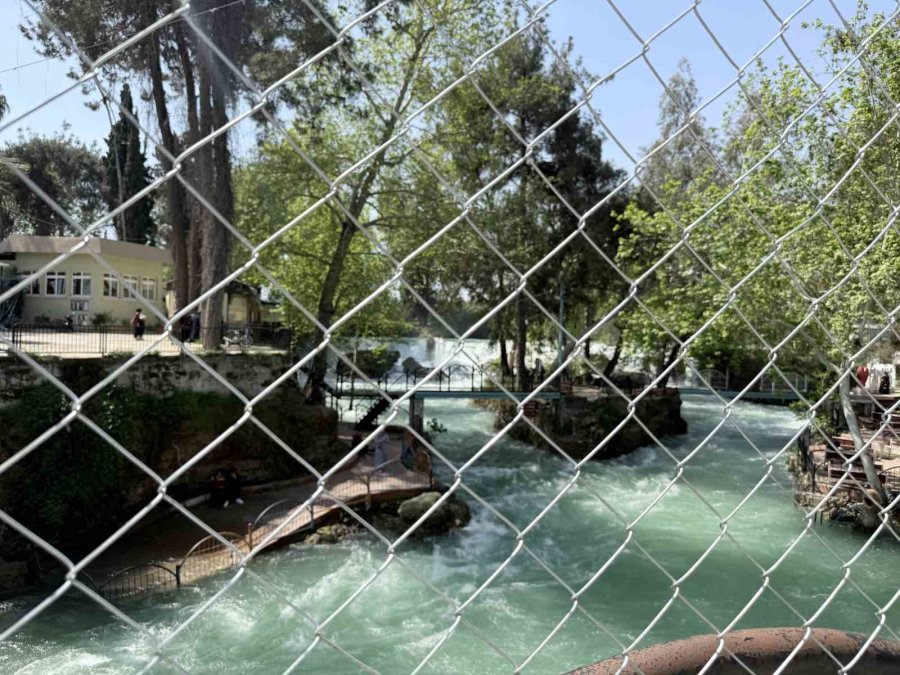 Kayıp Gencin Aranmasında 11. Gün: Şelale Korkuluklarına Tel Örgü Çekildi